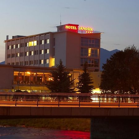 Hotel Janosik Liptovský Mikuláš エクステリア 写真