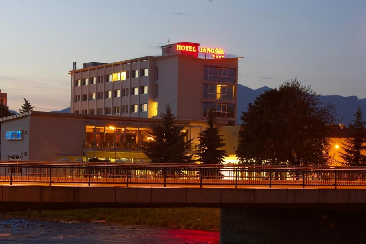 Hotel Janosik Liptovský Mikuláš エクステリア 写真