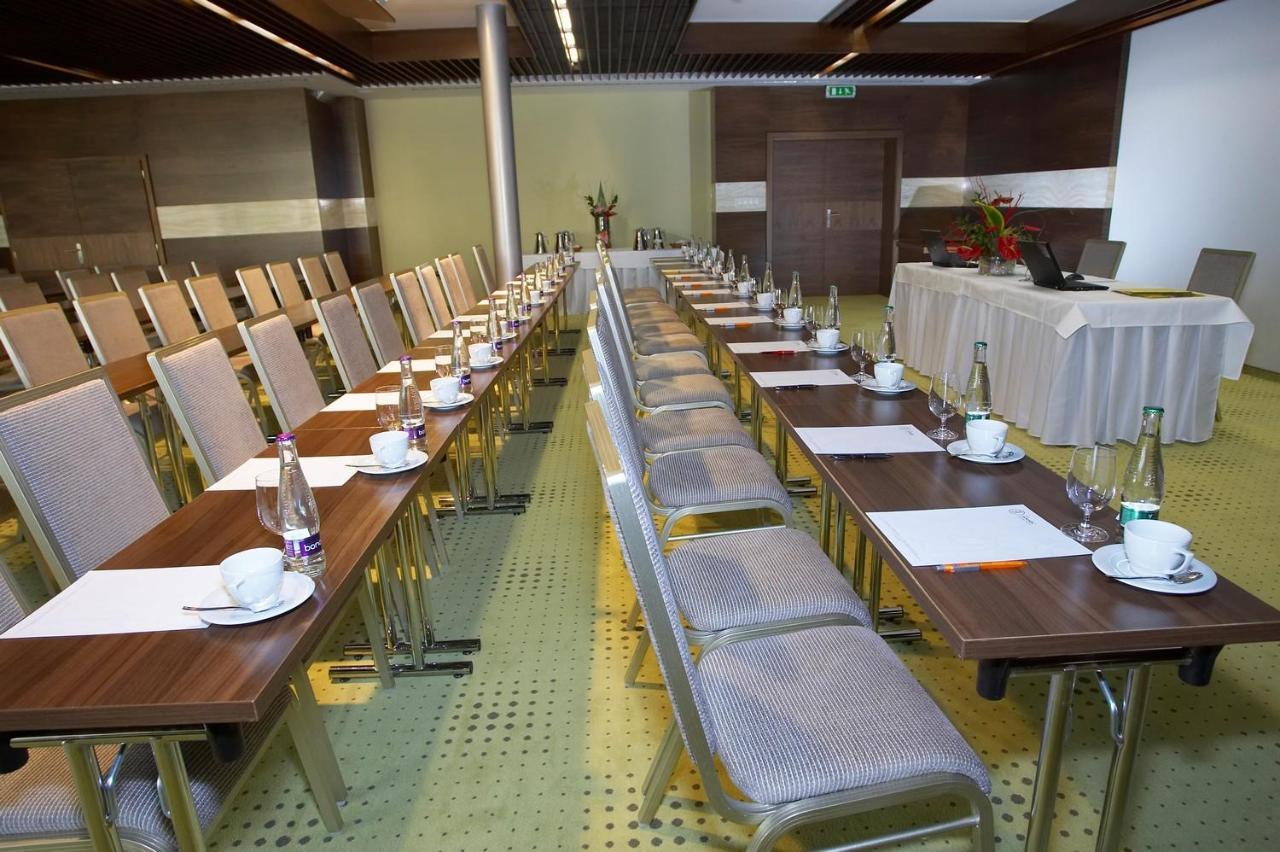 Hotel Janosik Liptovský Mikuláš エクステリア 写真