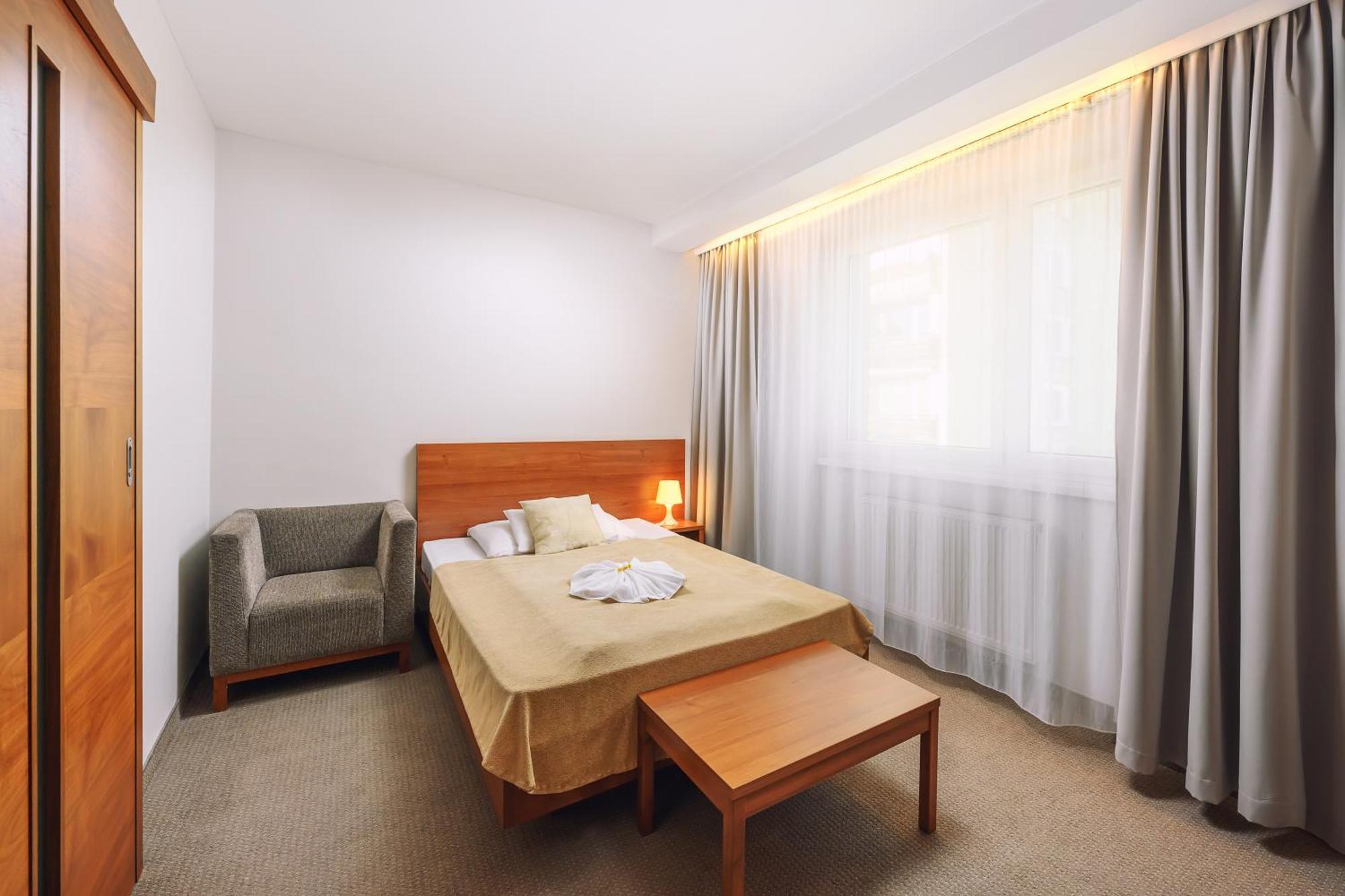 Hotel Janosik Liptovský Mikuláš エクステリア 写真