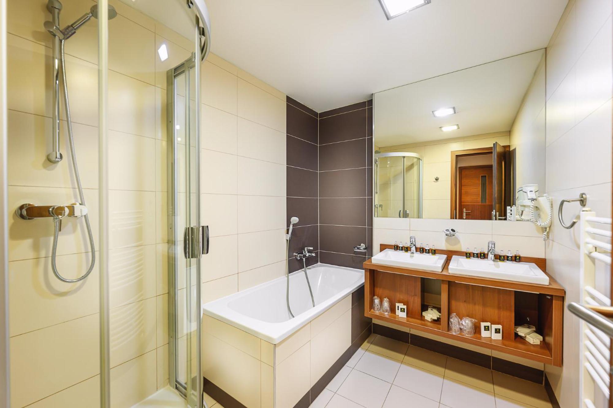 Hotel Janosik Liptovský Mikuláš エクステリア 写真