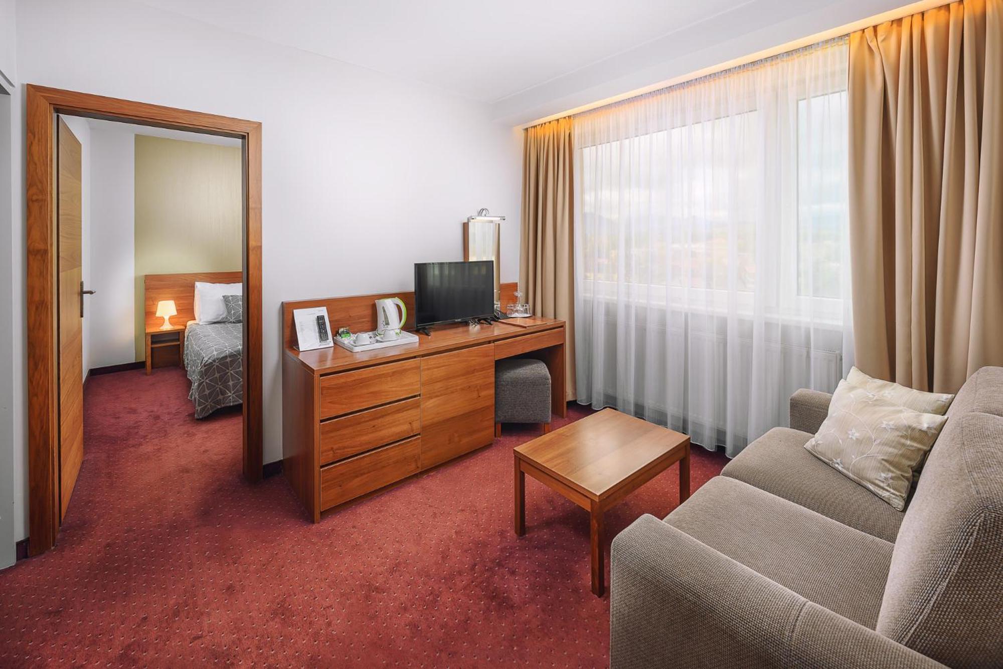 Hotel Janosik Liptovský Mikuláš エクステリア 写真
