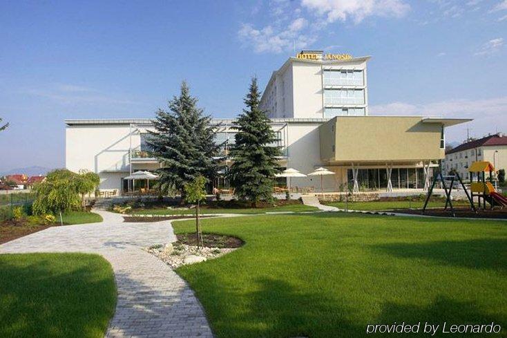Hotel Janosik Liptovský Mikuláš エクステリア 写真