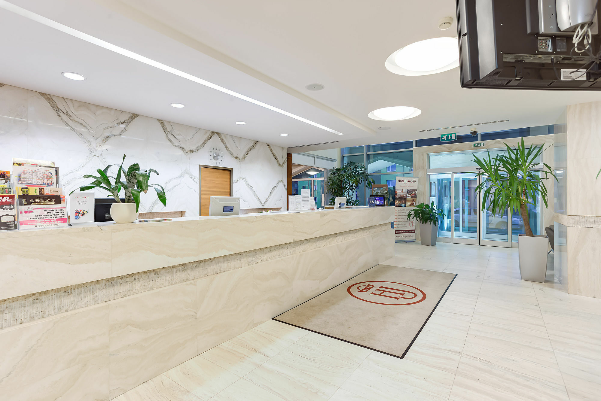 Hotel Janosik Liptovský Mikuláš エクステリア 写真