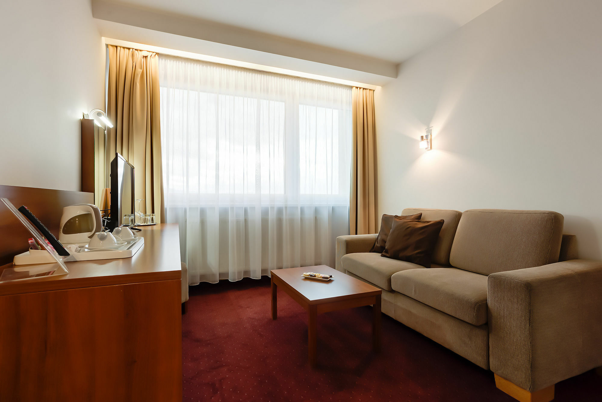 Hotel Janosik Liptovský Mikuláš エクステリア 写真